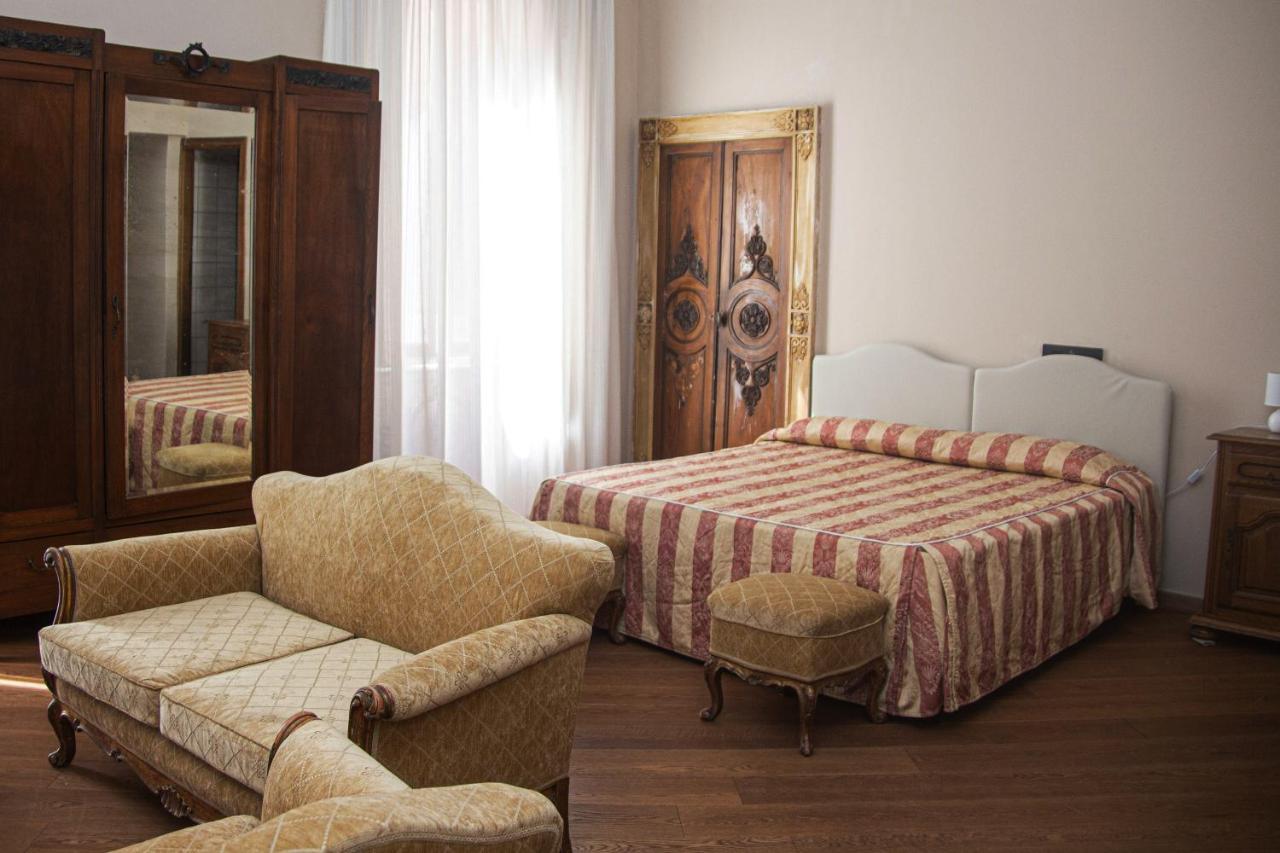 Hotel Tornielli 9 By Lvg Hotel Collection نوفارا المظهر الخارجي الصورة