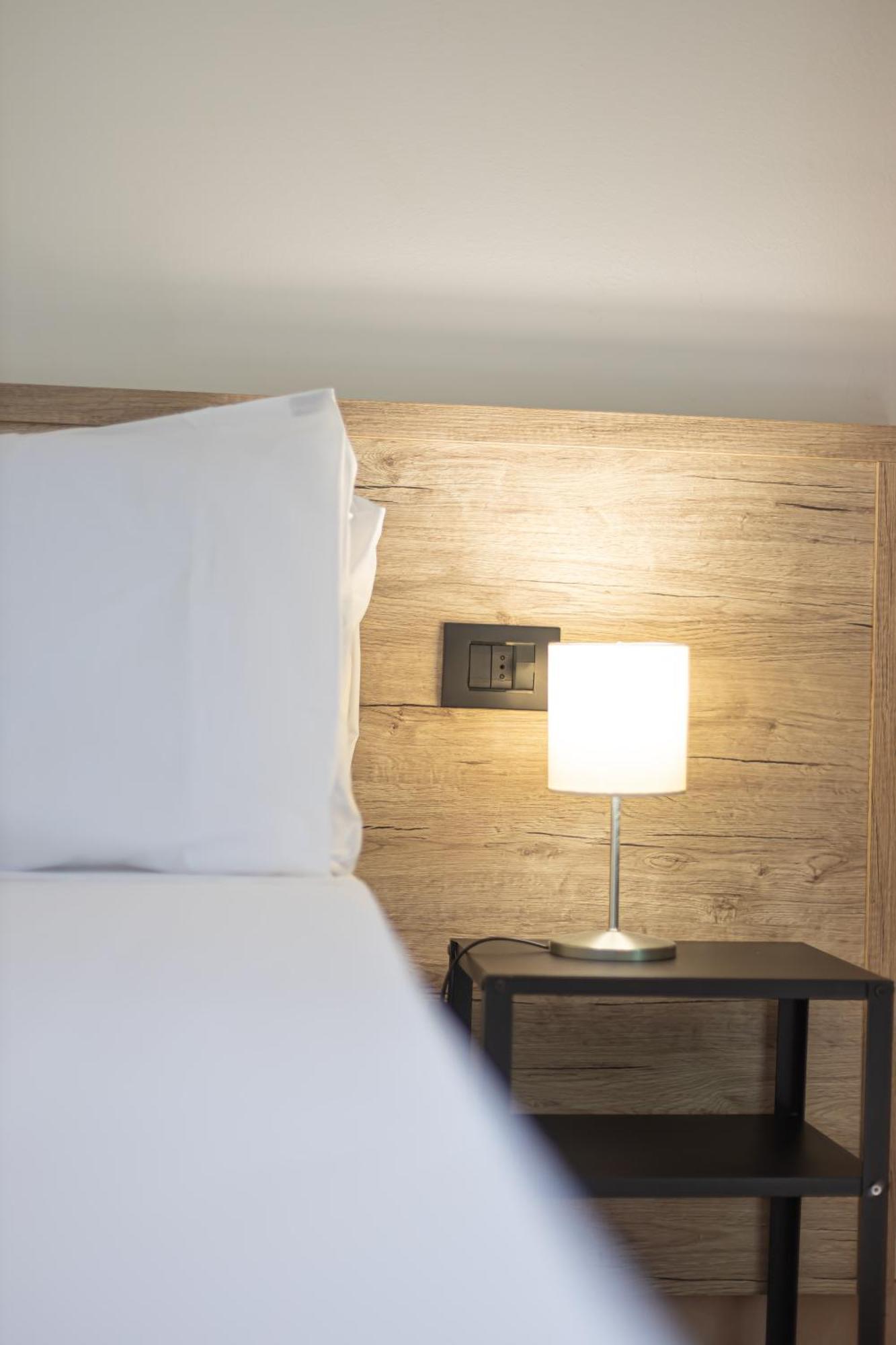 Hotel Tornielli 9 By Lvg Hotel Collection نوفارا المظهر الخارجي الصورة